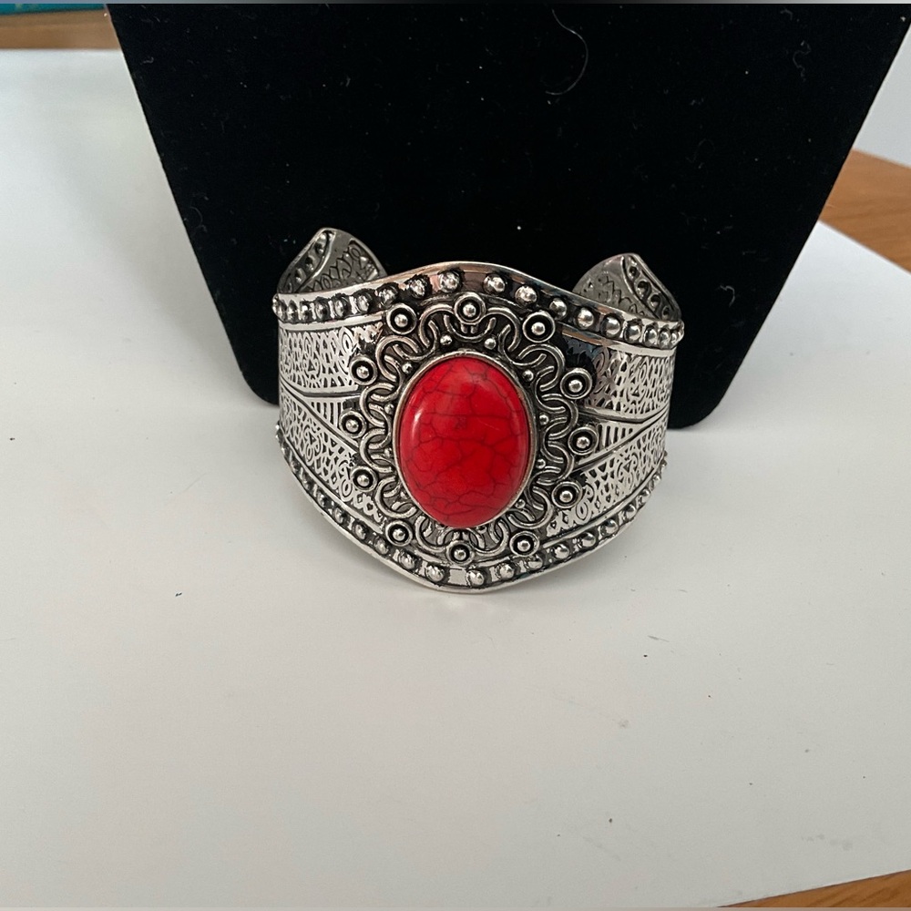 Vintage Silver Tone Southwestern Style Faux Coral Bracelet Cuff Bangle Jewelry